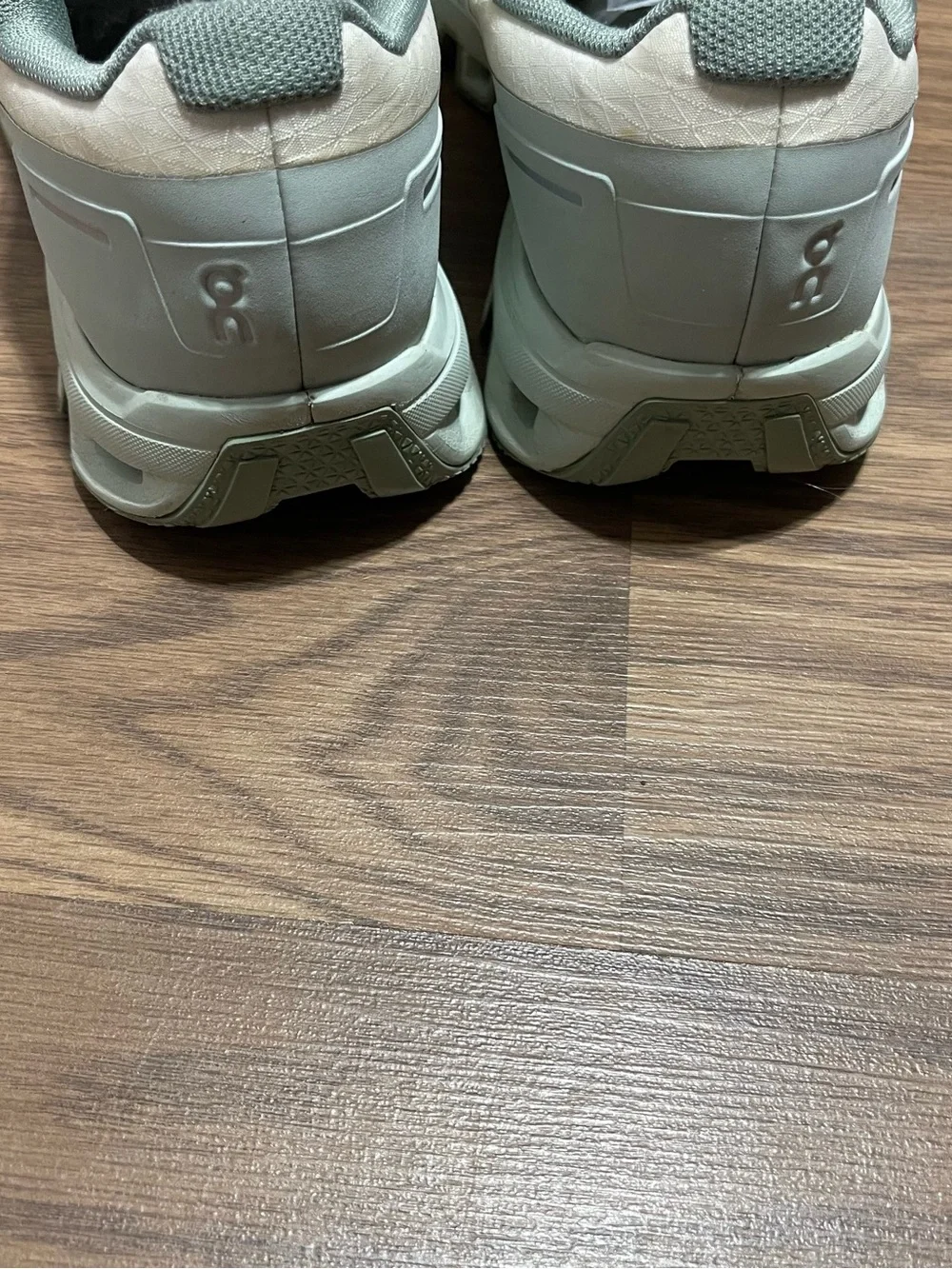 ON CLOUD Cloudventure Women's Running Shoe, Size 7.5, WATERPROOF